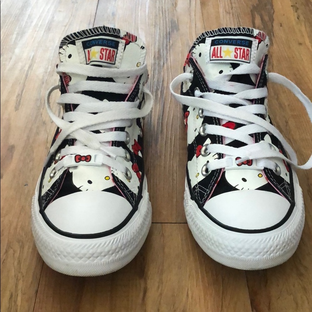 Hello Kitty Converse